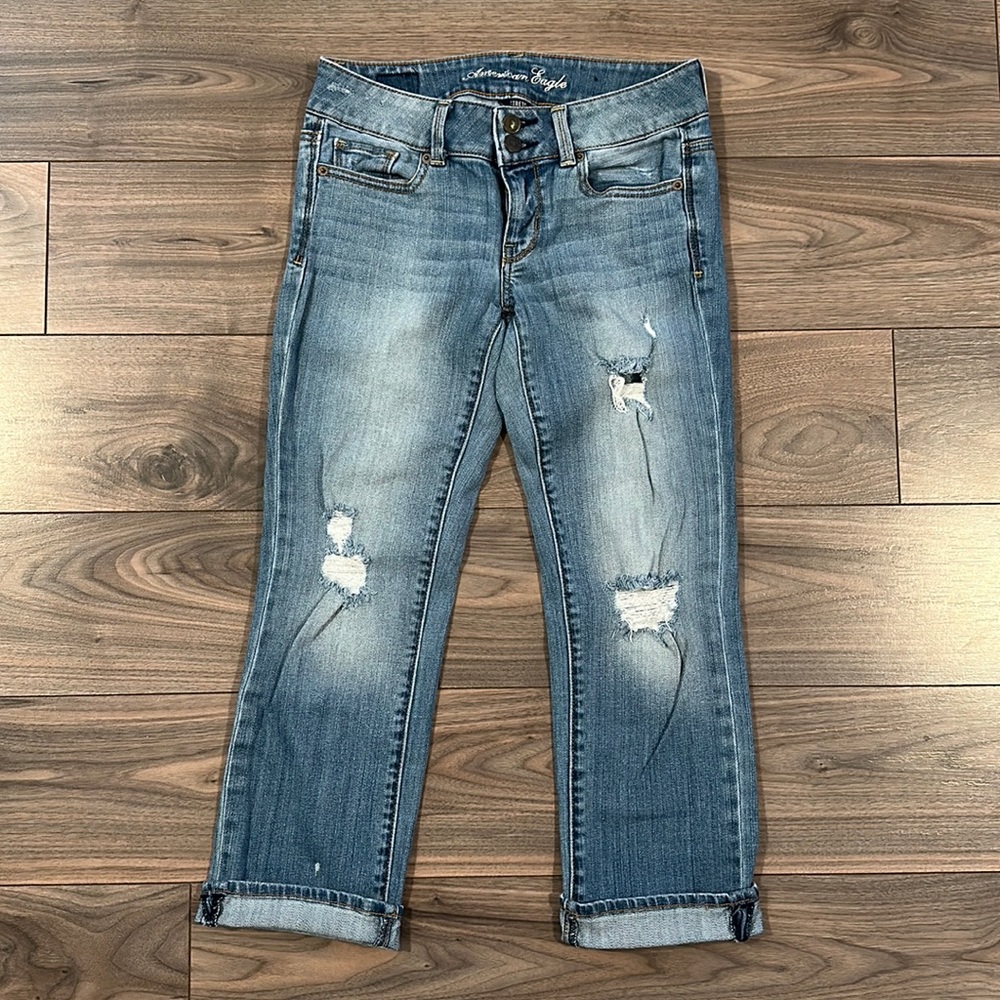 American Eagle Artist Stretch Jean Capris - lightly distressed style - Size: 2